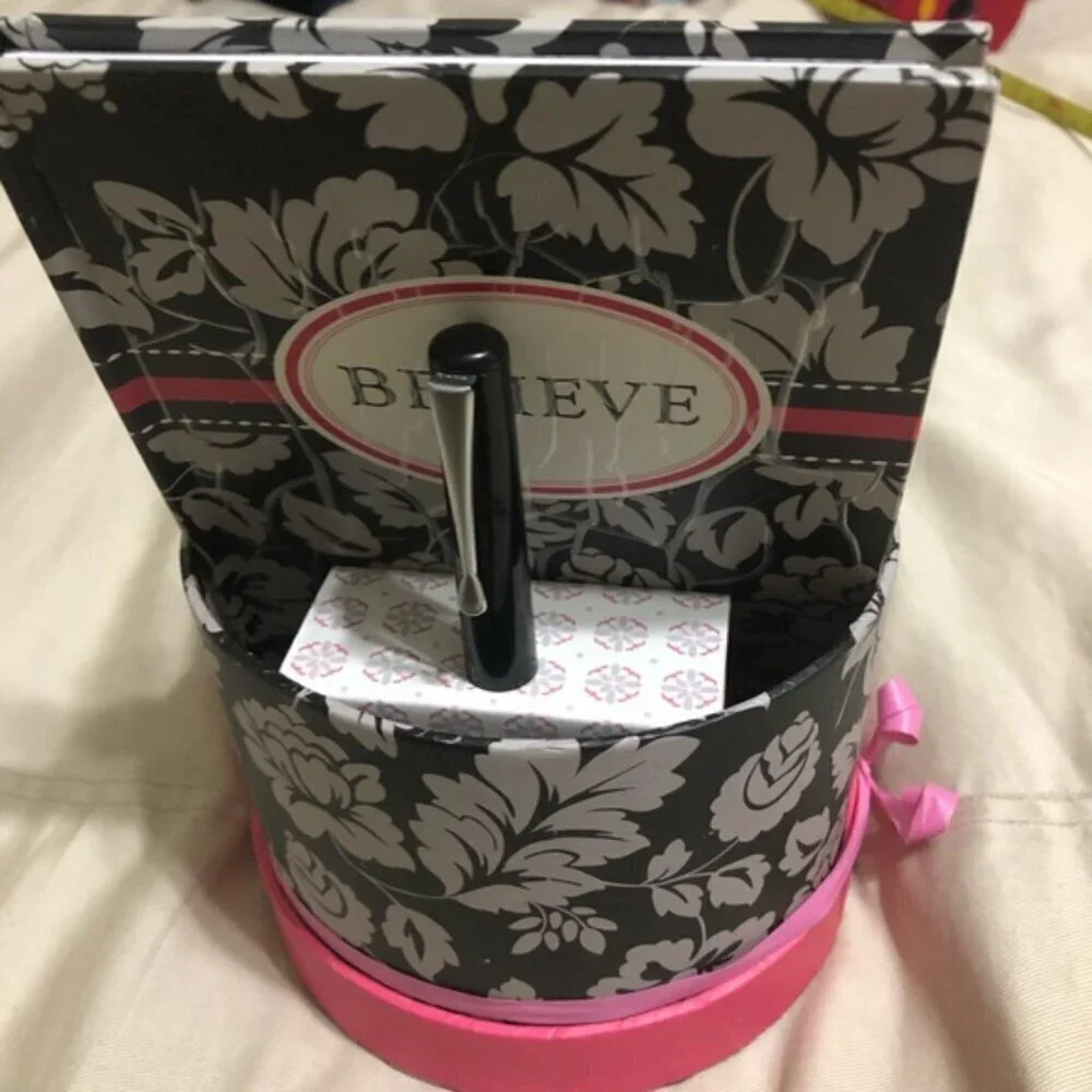 Floral Stationery Set with Pen